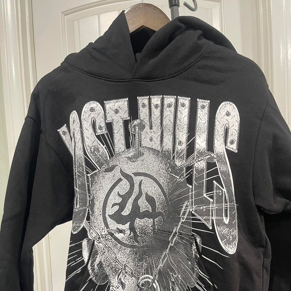 Black & White Lost Hills Size Small Chained Head  Brand New With Tags LostHills